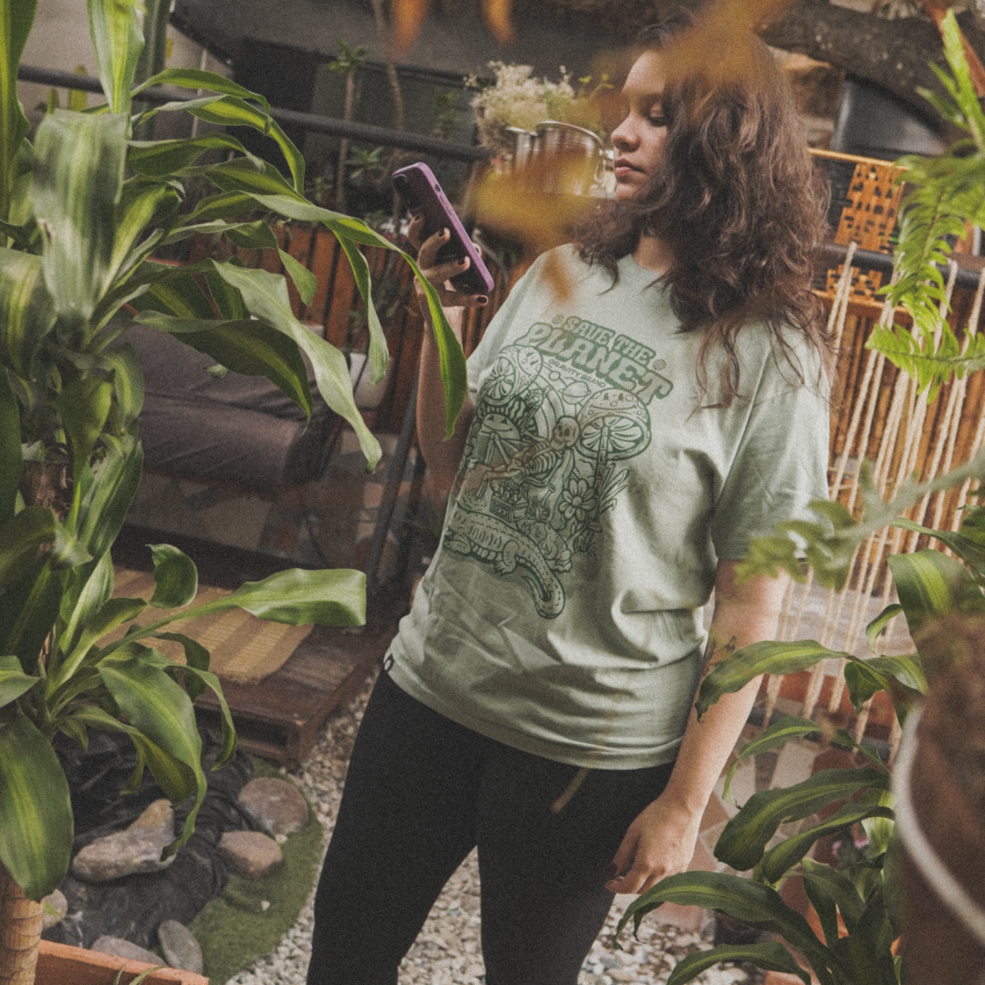 Camiseta Save The Planet