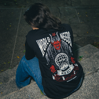 Camiseta World Needs Reset